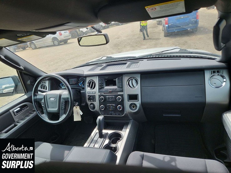 2015-ford-expedition-image-17