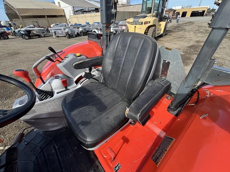 2018-kubota-m5-111d-image-22