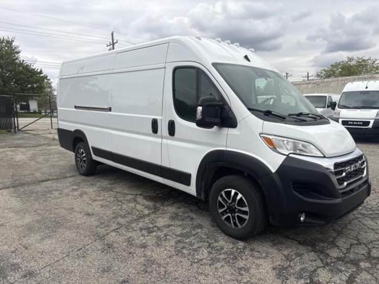 2023-dodge-3500-image-6