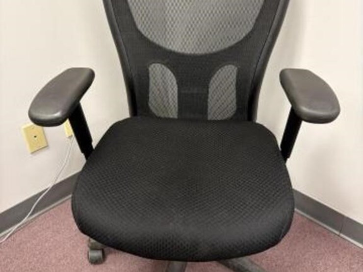 (2)-tempur-pedic-office-chairs-image-3