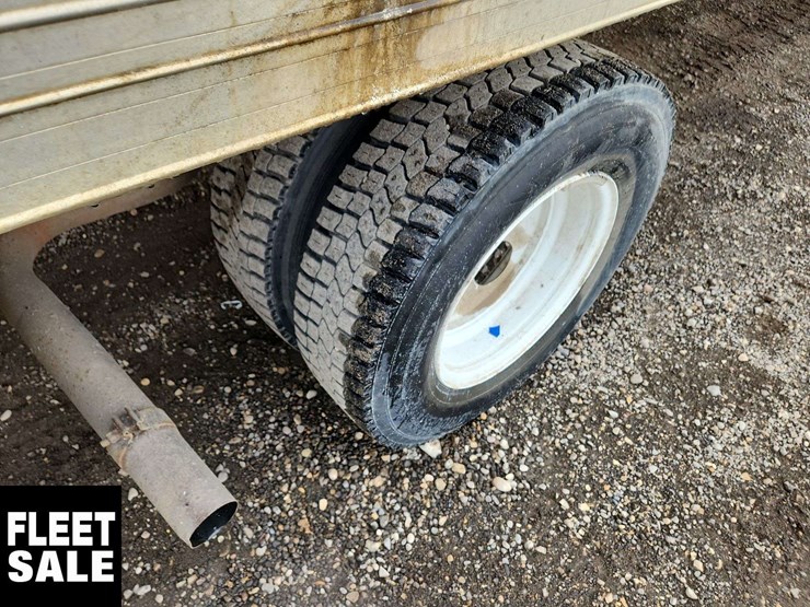 2012-ford-e450-image-13