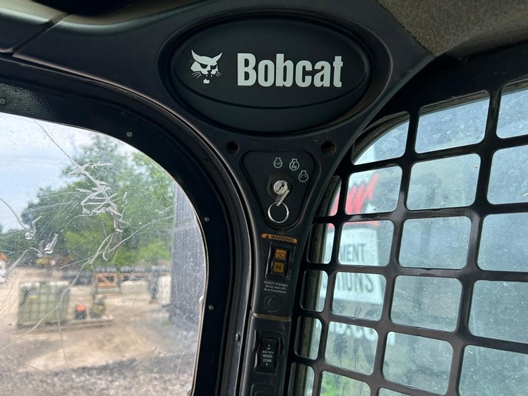 2019-bobcat-t770-image-23