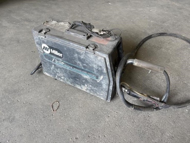 miller-s-32p-voltage-sensing-wire-feeder-image-1