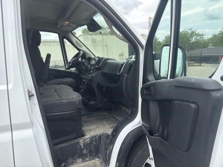 2023-dodge-3500-image-16