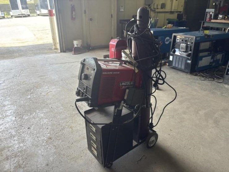 lincoln-electric-tig-200-welder-with-tank-and-cart-image-2
