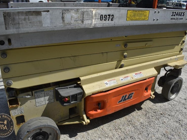 2012-jlg-3246es-image-13