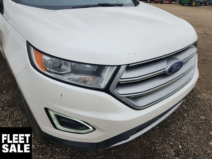 2016-ford-edge-sel-image-30