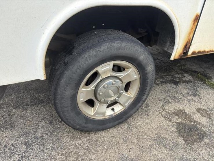 2014-ford-f350-xlt-image-10