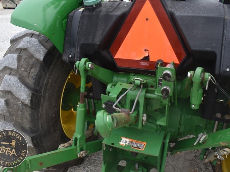 2021-john-deere-5045e-image-21