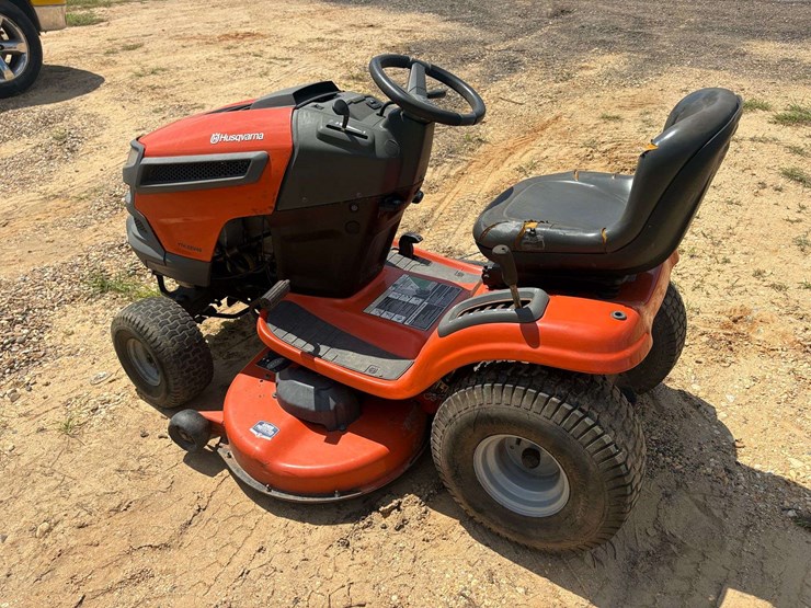 husqvarna-yth22v-46"-cut-riding-mower-image-2