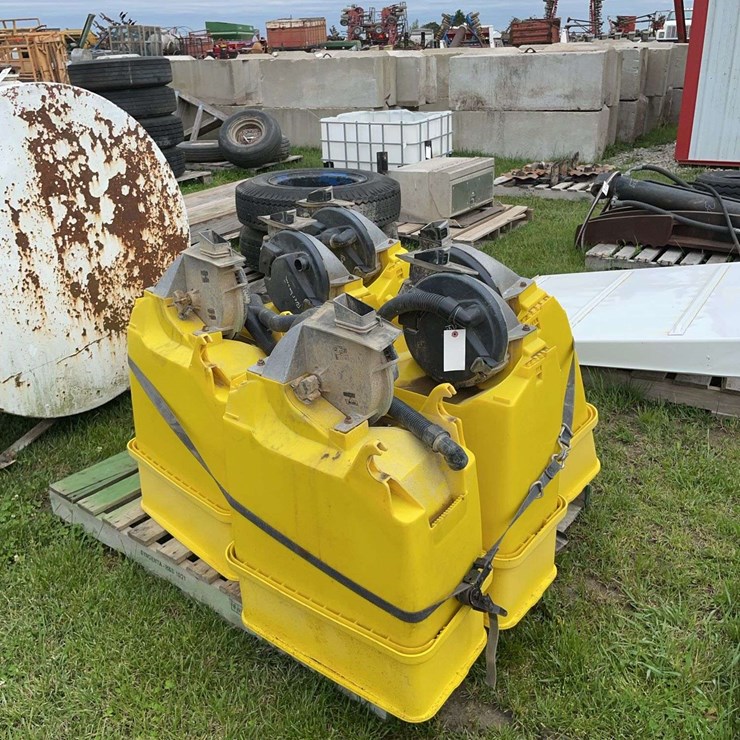 6 John Deere 7200 planter boxes with vac hose