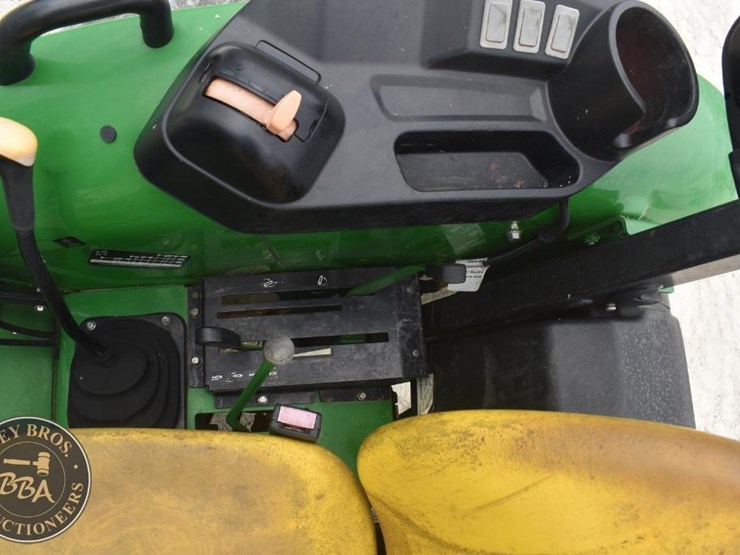 2021-john-deere-5045e-image-28