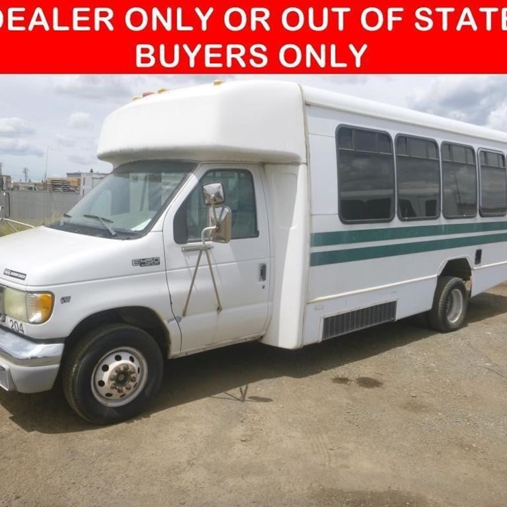 2002 FORD E450