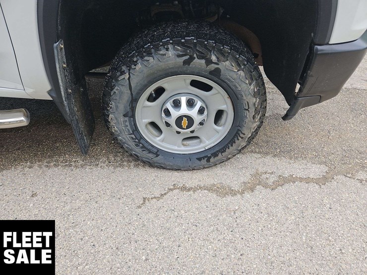 2020-chevrolet-silverado-2500hd-image-13