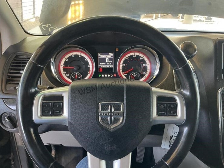 2013-dodge-grand-caravan-image-19