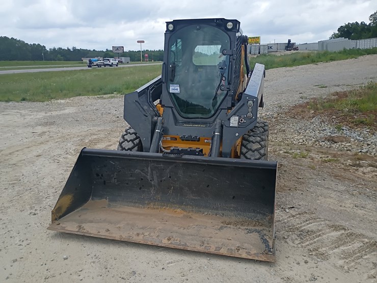 2022-deere-330g-image-16