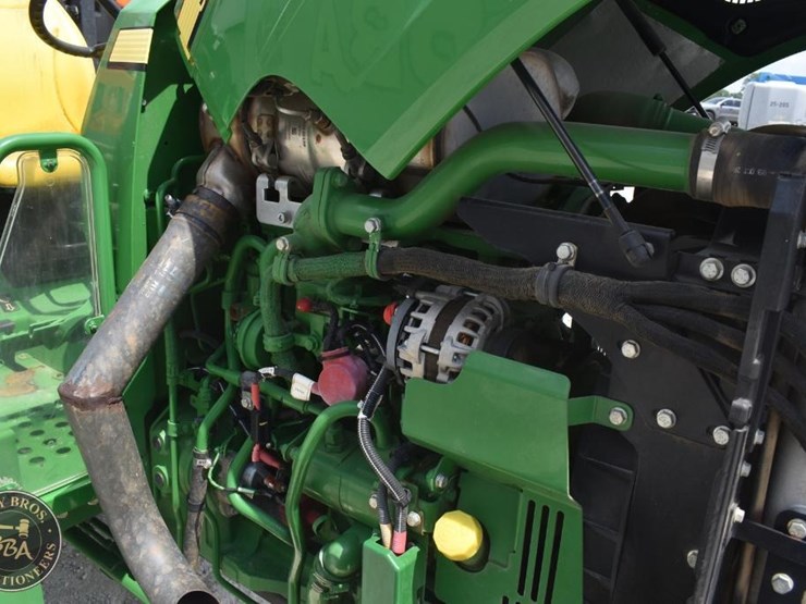 2021-john-deere-5045e-image-24