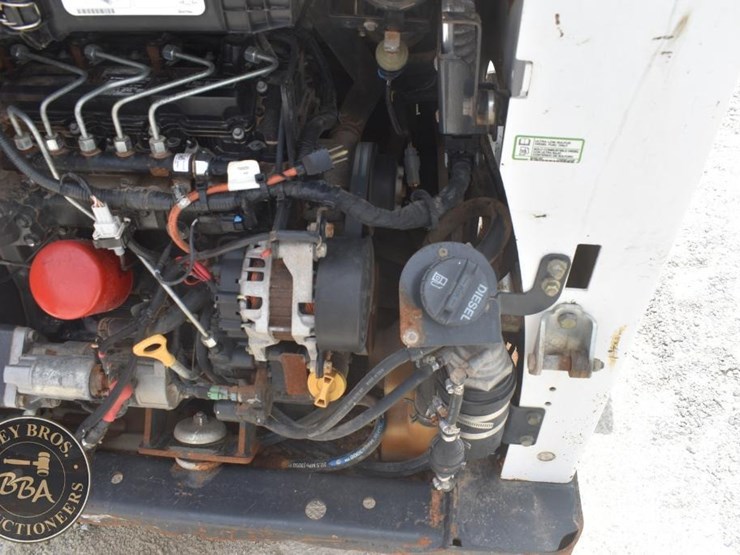 2016-bobcat-s570-image-28