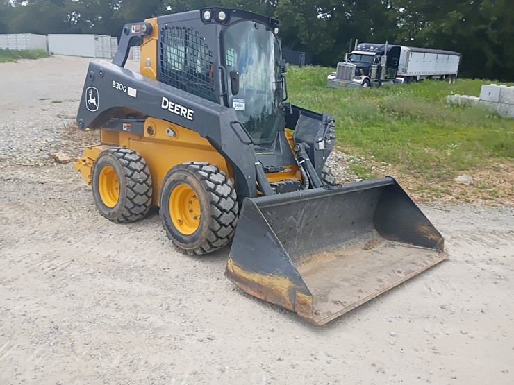 2022-deere-330g-image-13