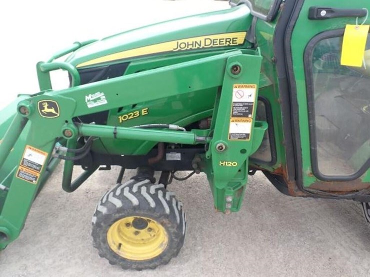2011-john-deere-1023e-image-30