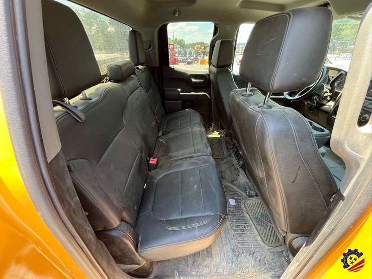 2021-chevrolet-silverado-4x4-pickup-truck-image-39