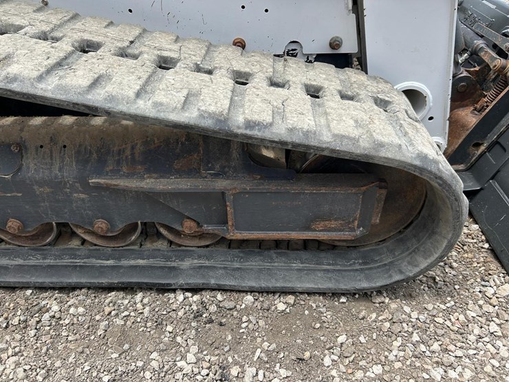 2023-bobcat-t770-image-14