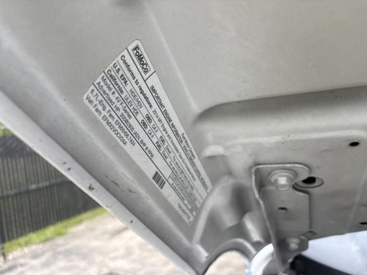 2014-ford-f350-xlt-image-32