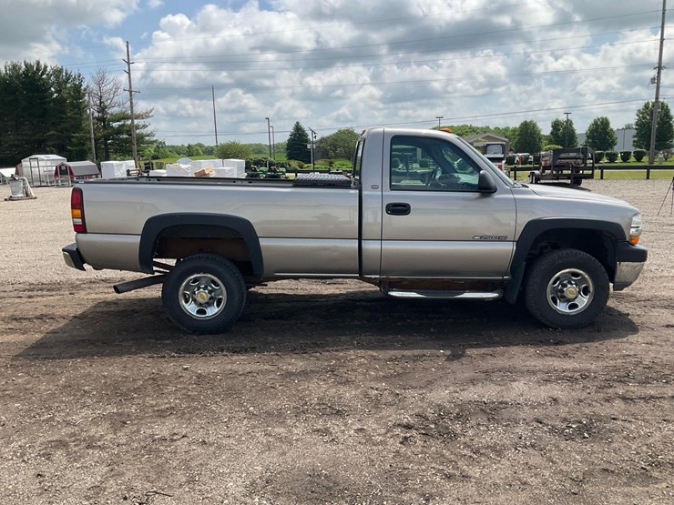 2001-chevrolet-silverado-2500-image-4