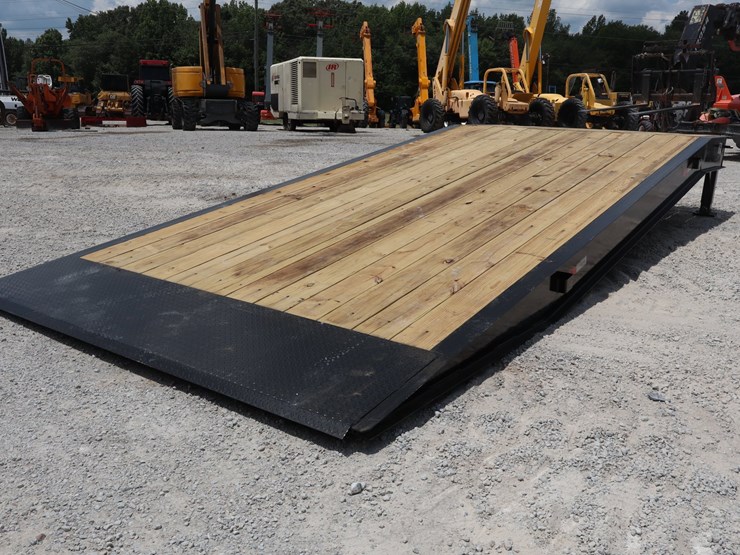 #570-•-20'-loading-ramp-image-4