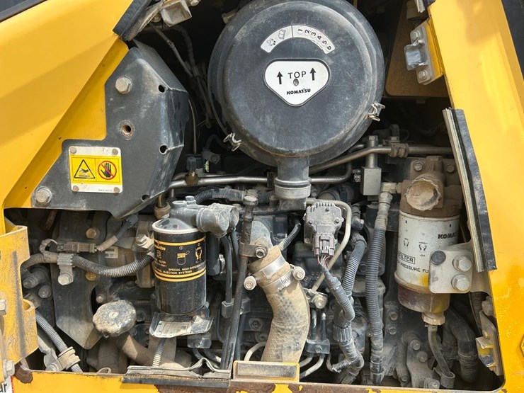 2016-komatsu-d39pxi-24-image-21