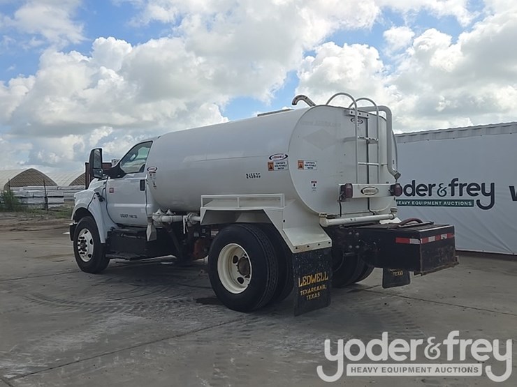 2019-ford-f750-xl-image-3