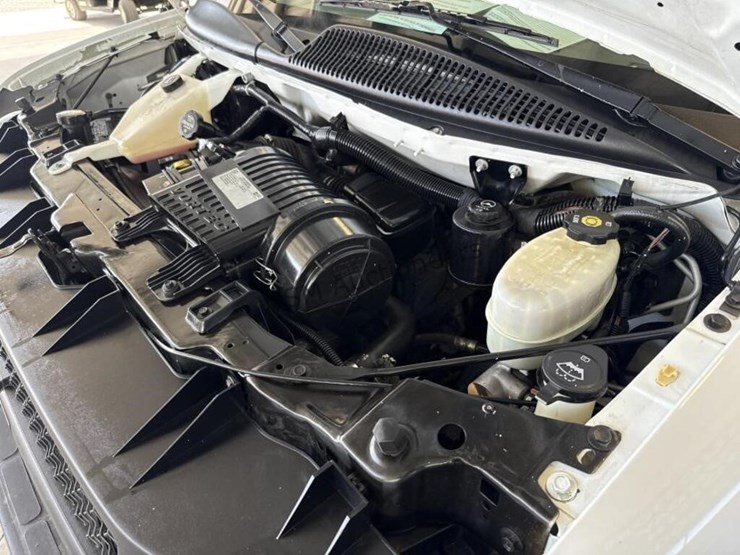 2016-chevrolet-express-2500-image-16