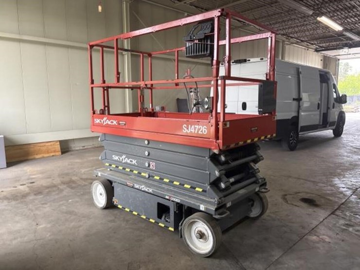 2020-skyjack-scissor-lift-image-5
