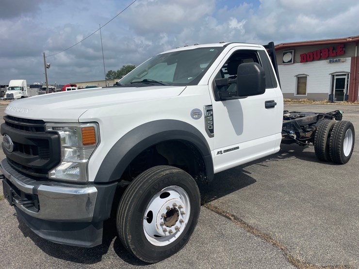 2021-ford-f550-image-1