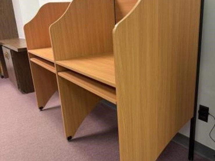 double-light-wood-laminate-study-carrel-unit.-image-3