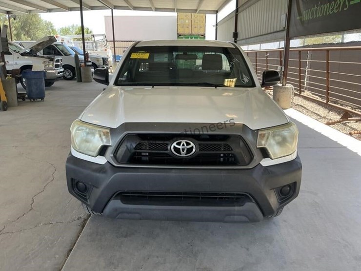 2014-toyota-tacoma-image-3