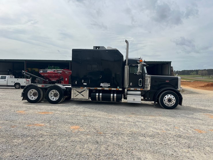 2002-peterbilt-379-image-5