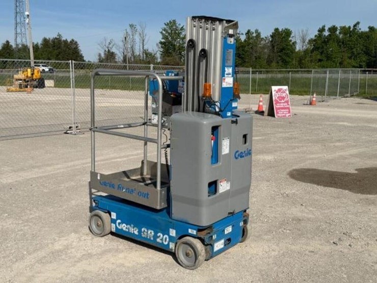 2015-genie-gr-20-electric-personnel-lift-gr1539528-image-1