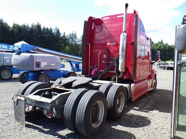 2008-peterbilt-387-image-4