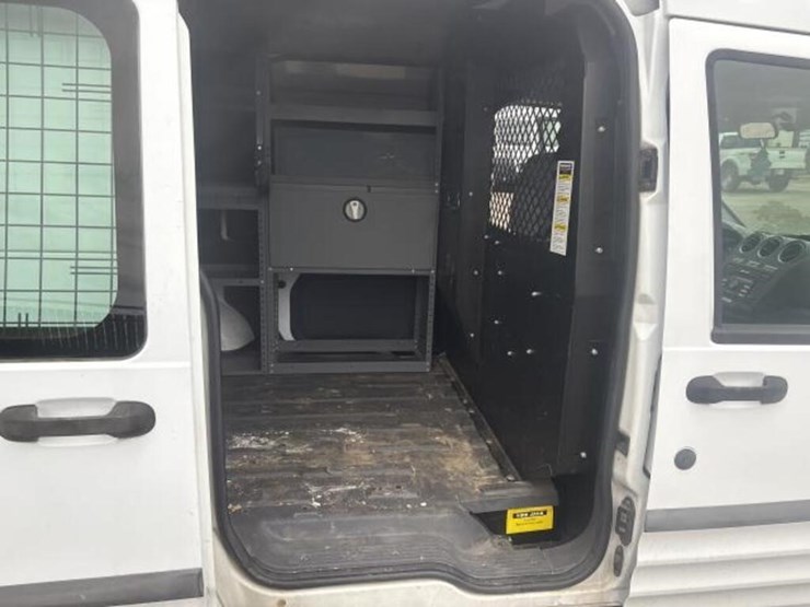 2010-ford-transit-connect-image-15