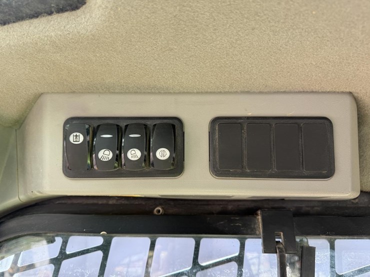2018-caterpillar-279d-image-24