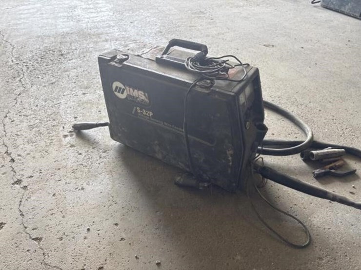 miller-s-32p-voltage-sensing-wire-feeder-image-3