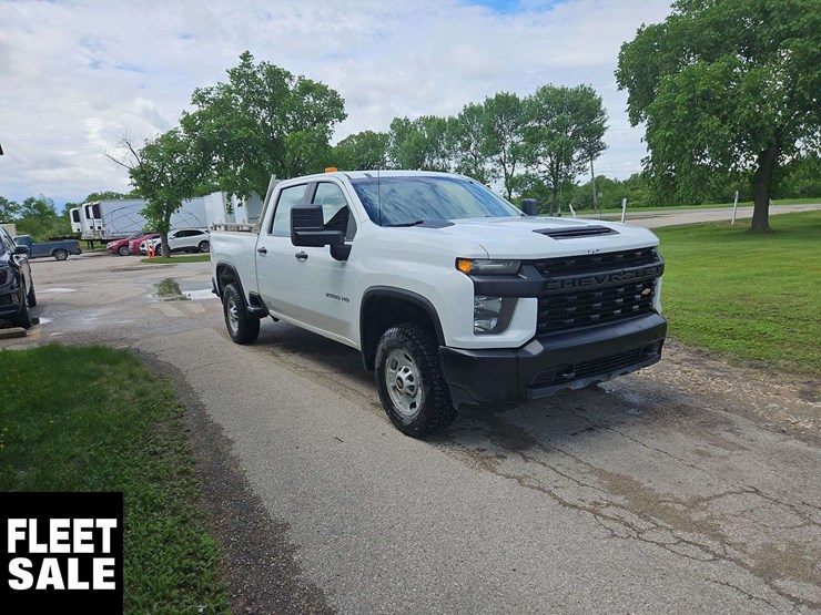 2020-chevrolet-silverado-2500hd-image-2