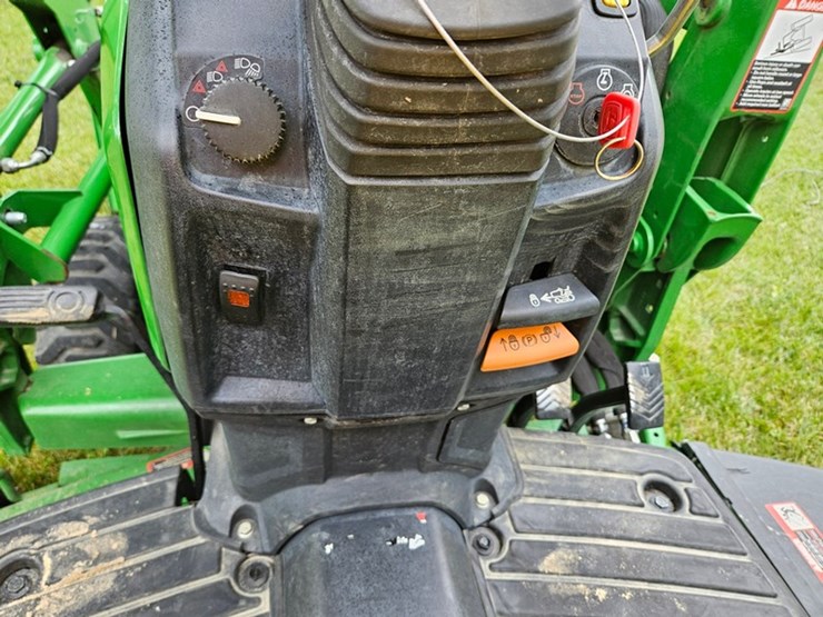 john-deere-1025r-image-39