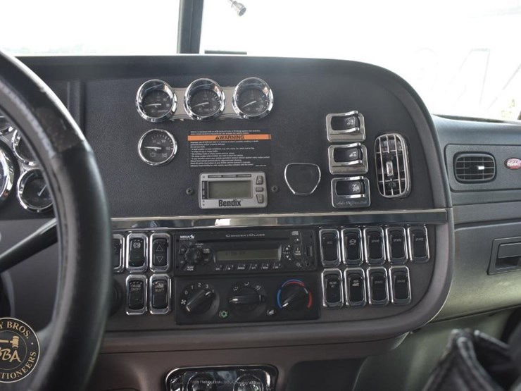2012-peterbilt-386-image-40