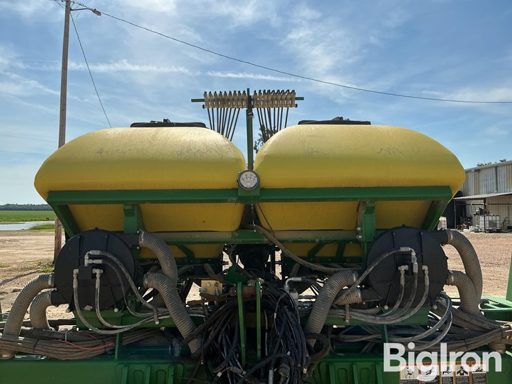 2019-john-deere-dr18-image-10