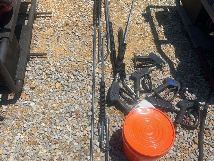 assortment-of-handles-&-wands-for-pressure-washer-image-3