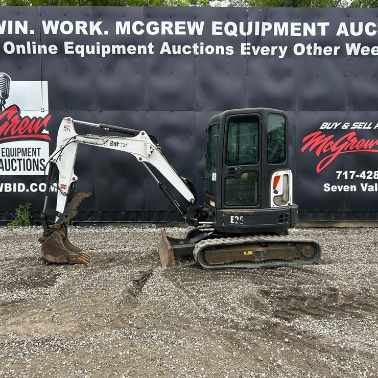 2016 BOBCAT E26