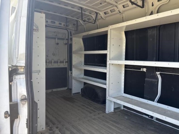2023-dodge-3500-image-15