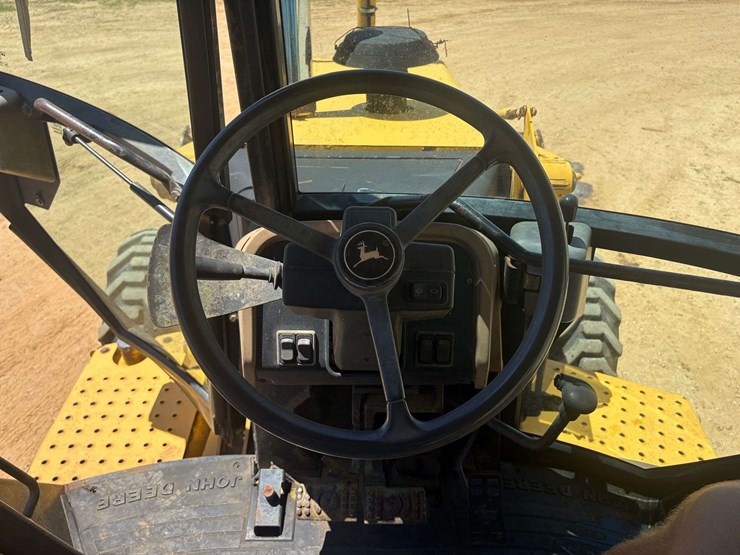 deere-410e-image-17